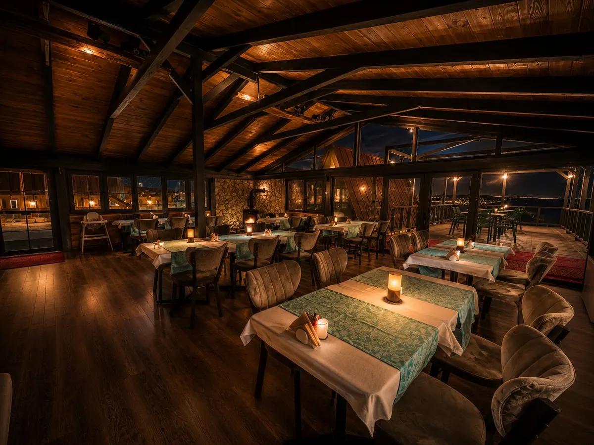 Patya Bungalov restoran alanı